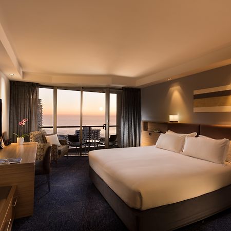Sofitel Gold Coast Broadbeach Dış mekan fotoğraf A room at the Hilton Tel Aviv