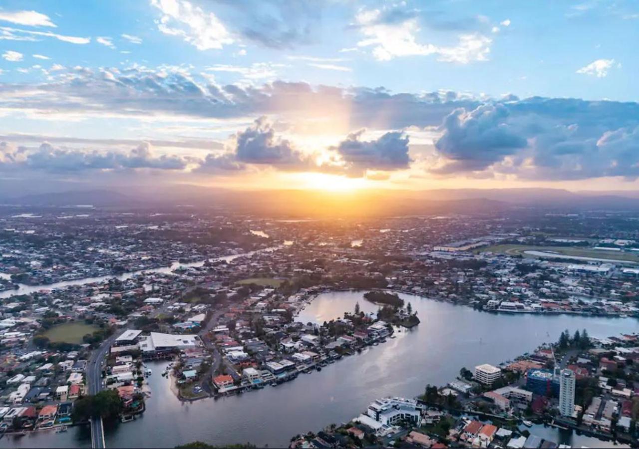 Sofitel Gold Coast Broadbeach Dış mekan fotoğraf Aerial view of the Brisbane River