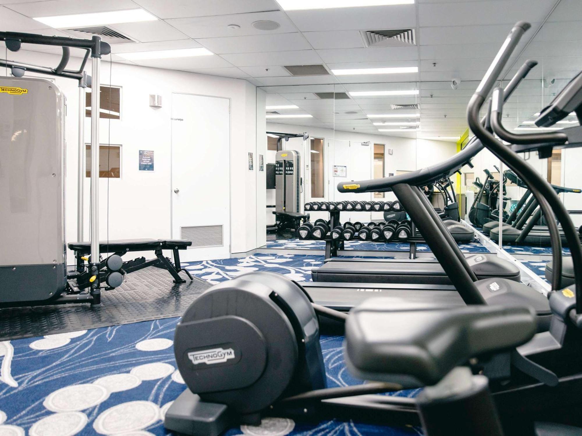 Sofitel Gold Coast Broadbeach Dış mekan fotoğraf The gym at the hotel