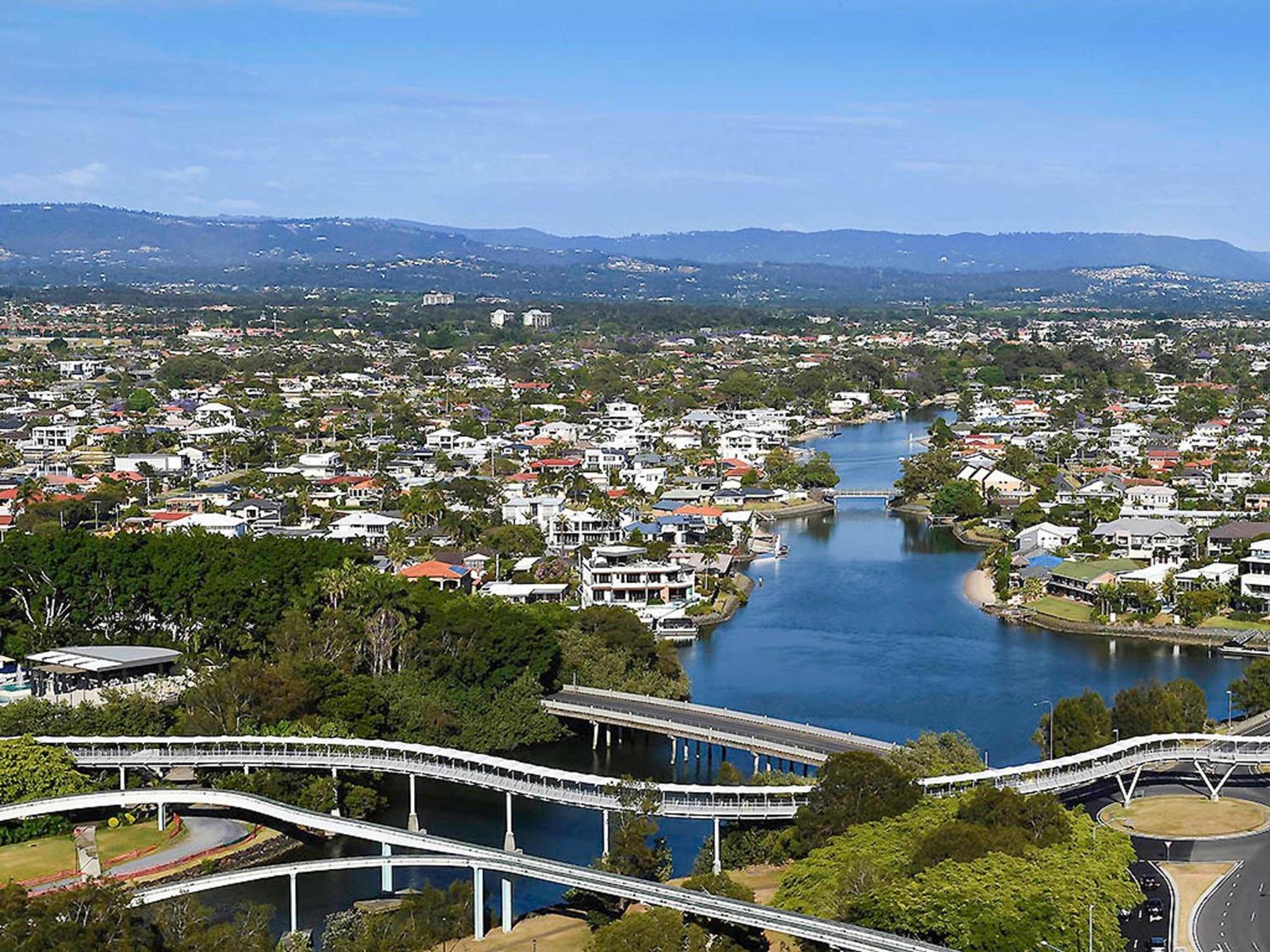 Sofitel Gold Coast Broadbeach Dış mekan fotoğraf Aerial view of Runaway Bay, 2015