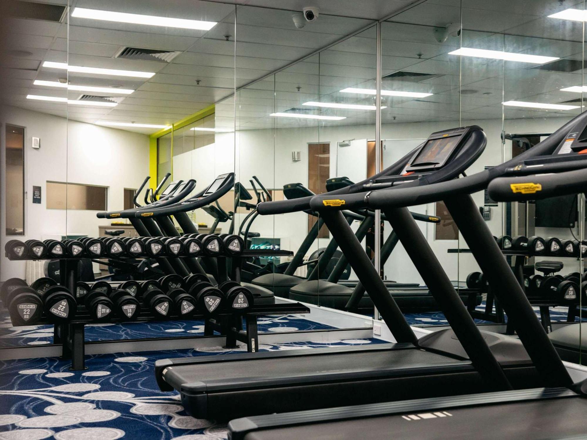 Sofitel Gold Coast Broadbeach Dış mekan fotoğraf The gym at the hotel