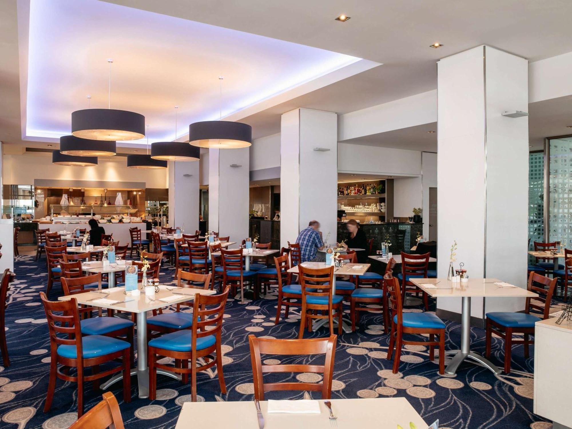 Sofitel Gold Coast Broadbeach Dış mekan fotoğraf The restaurant at the hotel