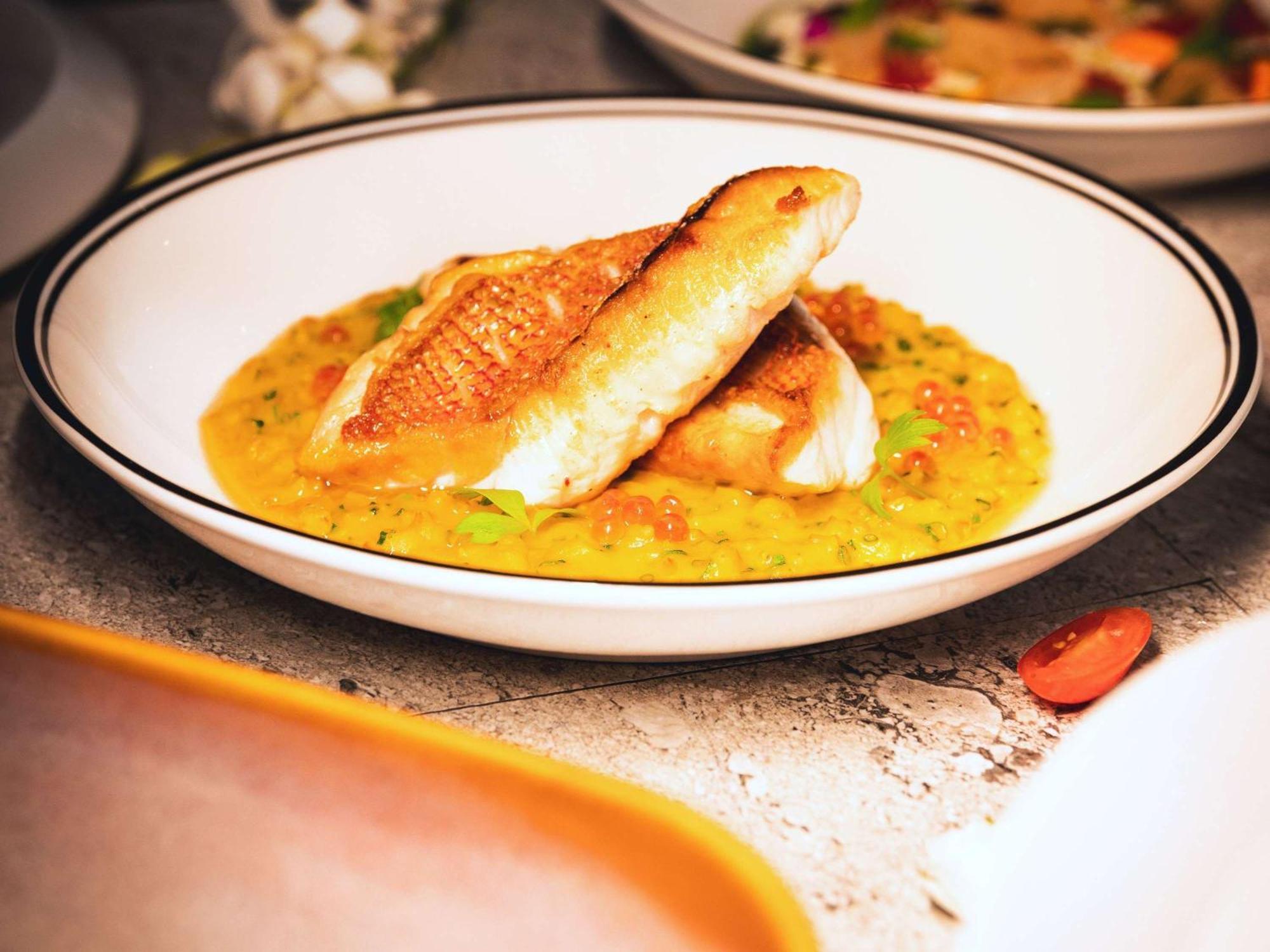 Sofitel Gold Coast Broadbeach Dış mekan fotoğraf A plate of halwa puri
